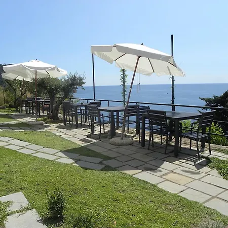 Bed & Breakfast Corte Del Gallo 2*